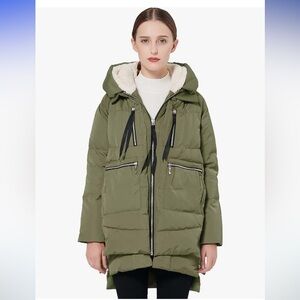 NWT OROLAY Winter Tags. Size Small.